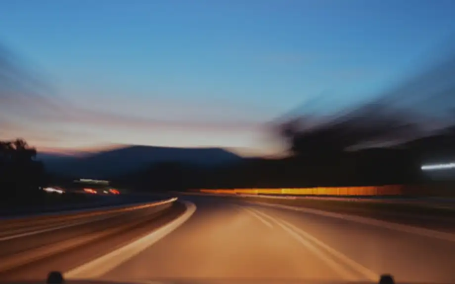 Top Tips to Overcome Your Fear of Driving in the Dark img